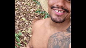 Porno gay brasileiro com anal no mato