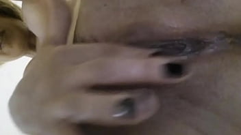 Buceta inhada siririca c dedo