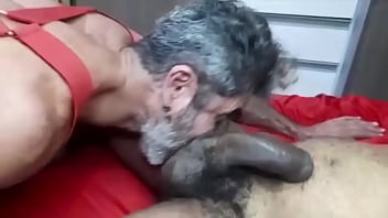 Negrão dutado abusa de novinho gay